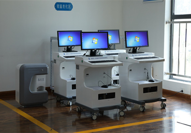 選擇骨密度儀廠家，除了骨密度儀價(jià)格之外，這三點(diǎn)一定要注意！